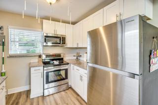 4 Mi to Daytona Boardwalk and Beaches Cute Cottage - Holly Hill - 9