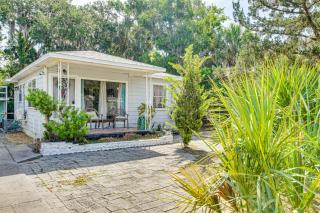 4 Mi to Daytona Boardwalk and Beaches Cute Cottage - Holly Hill - 8