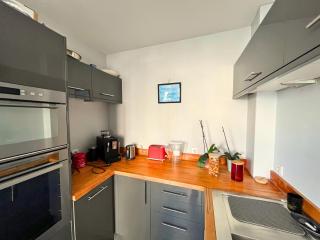 Hypercentre - Quartier PERRET - Parking Privé & Terrasse Ensoleillée, Cocon Chaleureux 100m2 - "Le Perret" - 2