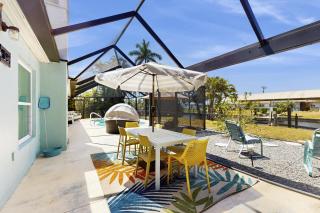 Salty Flamingo - Cape Coral - 6