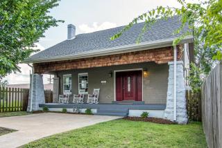 HUGE Home Walkable to Award Winning Bars and Restaurants Less Than 1 Mile to Downtown - Nashville - 6