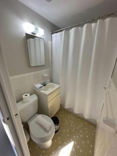 Bright and Cozy Studio Apartment - Boston - 3