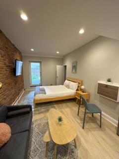 Vibrant Studio Minutes from Back Bay - Boston - 3