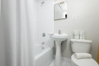 Centrally Located Basic Studio - Boston - 4
