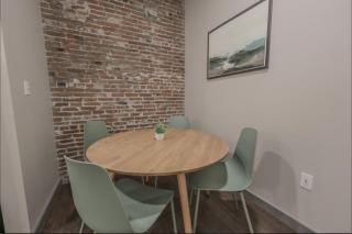 Chic Modern 2 bed Apartment with Exposed Brick - Boston - 8