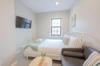 Quaint Studio Apt Close to Fenway - Boston - 3