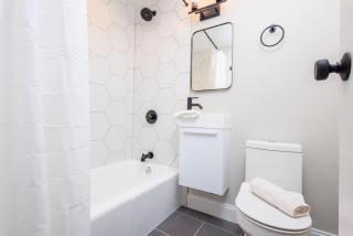 Quaint Studio Apt Close to Fenway - Boston - 1