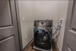 Luxury 2 bedroom Apt - Boston - 5