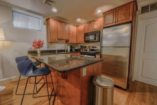 Simple 2 Bed 2 bath Close to Fenway - Boston - 1