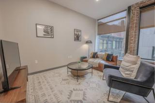 Charming and Chic Studio Apt - Boston - 4