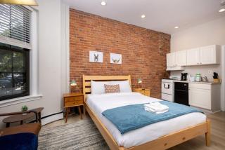 Serene Studio with Cozy Atmosphere - Boston - 2