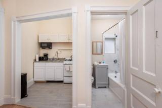 Cozy Back Bay 1 Bed 1 Bath - Boston - 2