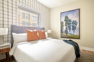 FIDI 2 Bedroom with Keyless Entry and Fully Furnished - Boston - 0