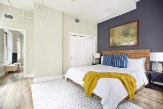 FIDI 2 Bedroom with Keyless Entry and Fully Furnished - Boston - 8