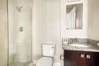 FIDI 2 Bedroom with Keyless Entry and Fully Furnished - Boston - 5