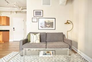 FIDI 2 Bedroom with Keyless Entry and Fully Furnished - Boston - 4