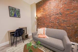 Modern Simple Studio South End - Boston - 6