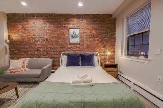 Modern Simple Studio South End - Boston - 2