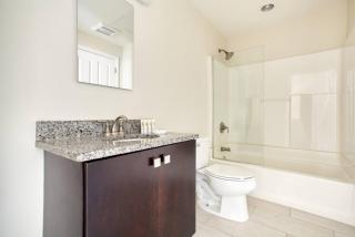 Open Air 2BR in FIDI Boston Close to Everything - 2