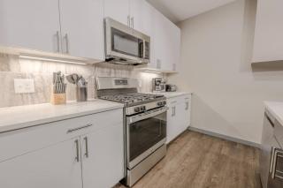 Charming 1 Bedroom Apt Laundry in Unit - Boston - 7