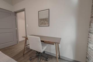 Charming 1 Bedroom Apt Laundry in Unit - Boston - 3