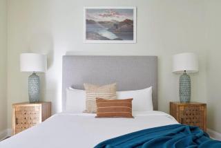 Lavish FIDI 2br 2ba Close to everything - Boston - 7