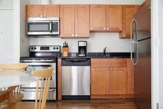 Lavish FIDI 2br 2ba Close to everything - Boston - 4