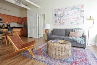 Lavish FIDI 2br 2ba Close to everything - Boston - 3