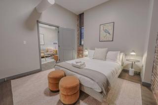 Stylish Downtown 2 Bedroom - Boston - 1