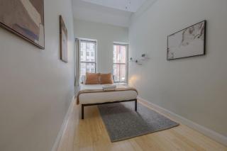 Stylish Exposed Brick 3 Bedroom - Boston - 4