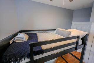 Spacious Back Bay 2BR - 4