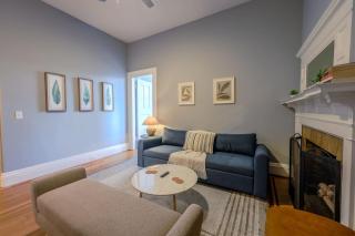 Spacious Back Bay 2BR - Boston - 1