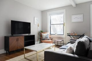 Bay Village Charm with 99 WalkScore with Short and Long Stays - Boston - 0