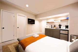 Cozy Garden Level Studio - 4