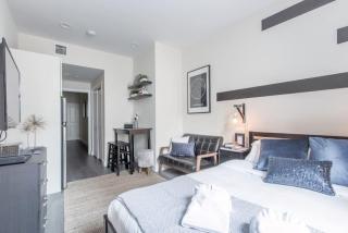 Downtown Central Studio w Fast WIFI, Keyless Entry - 3