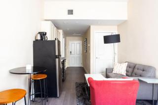 Center of Boston Studio Pet Friendly Laundry - Boston - 5