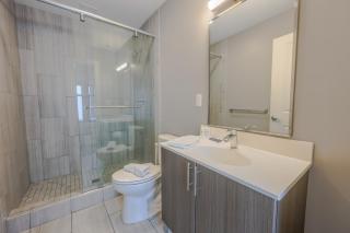 Parking Available Fully Furnished 4 Bed 2 Bath Flat - 2