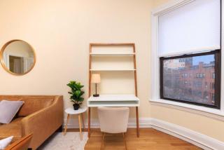 Charming Newbury Street Gem - Boston - 1