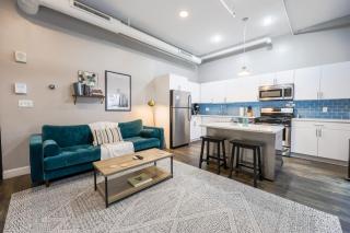 Keyless Entry Laundry in Unit Pet Friendly - Boston - 9