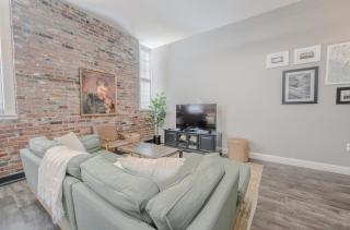 Lavishly Designed Home With Office Close to T - Boston - 8