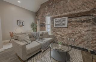 Luxury Furnished Loft near Park Street Station - Boston - 8