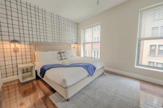 Bright and Bold 2 Bedroom unit Minutes from the T - Boston - 4