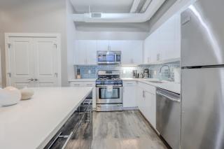 Pet Friendly Downtown Boston Elevator Washer Dryer - 5