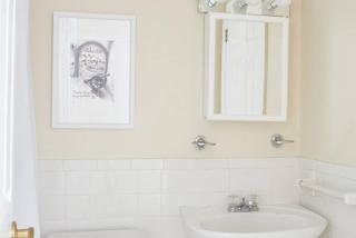 Elegant 2 bed 2 bath furnished apartment in FiDi - Boston - 3
