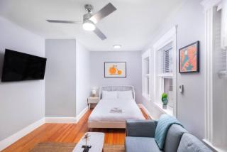 Cozy Central Fenway Studio - 2