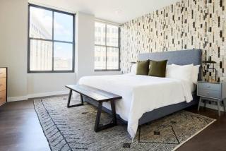 Spacious FIDI 2br 2ba Close to Everything - Boston - 9