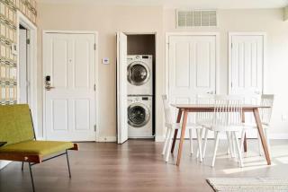 Spacious FIDI 2br 2ba Close to Everything - Boston - 6