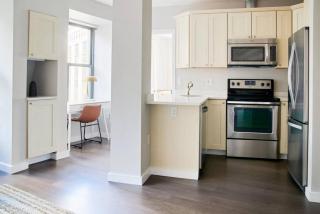 Spacious FIDI 2br 2ba Close to Everything - Boston - 3