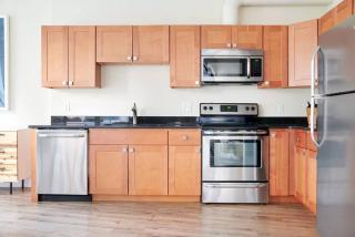 Spacious 2br FIDI District Centrally Located - 7