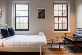 Modern Studio in South End - Boston - 7